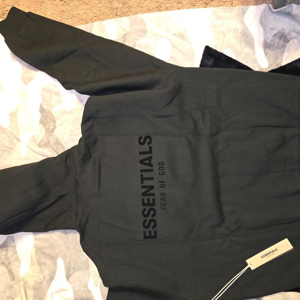 Share Similar items Sponsored See all Fear of God Essentials Black Stretch Limo - Picture 4 of 5